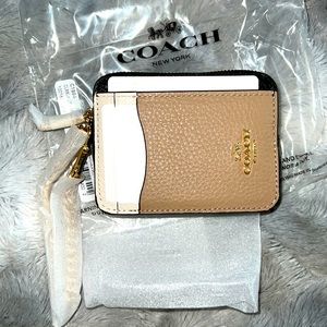 NEW AUTHENTIC COACH ZIP ORIGINAL CANVAS CHAIN HELD WALLET.